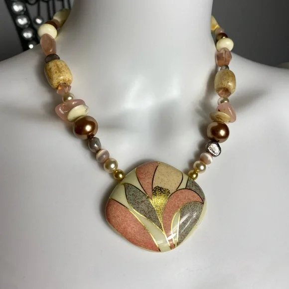 Vintage Japanese porcelain necklace, resin wood beads & pearl 1980 - Picture 1 of 6
